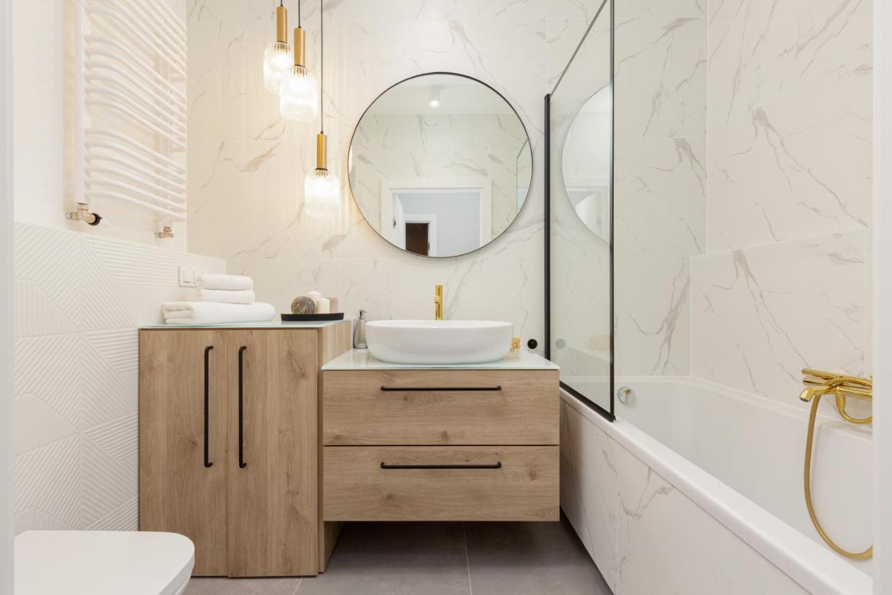 Tessan'S Suite Mokotow By Renters Prestige Warsaw Exterior photo